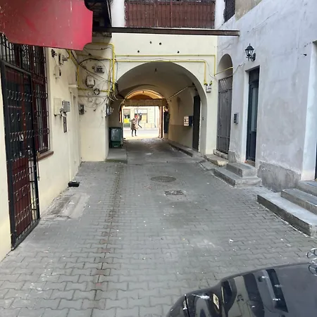 Classic Story In Old Ii Apartment