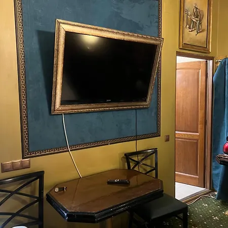 Classic Story In Old Ii Apartman